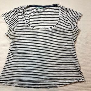 Maurice’s Scoop Neck Capped Sleeve T-shirt Large